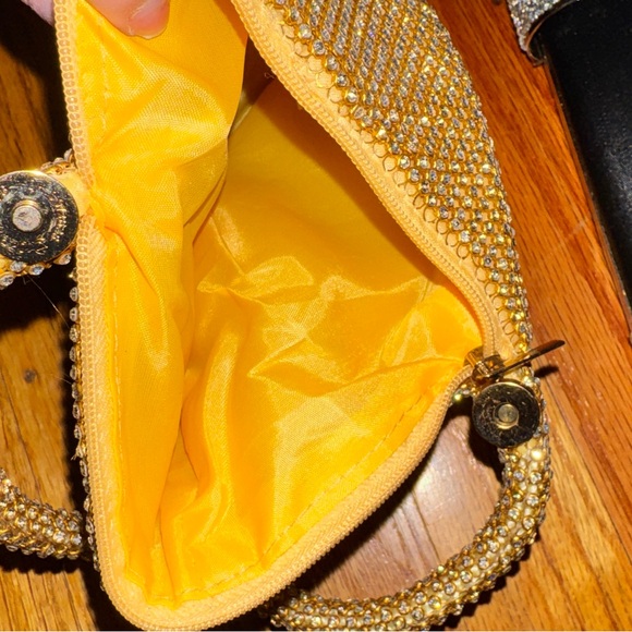 Elegant Gold Rhinestone wristlet - Picture 4 of 4